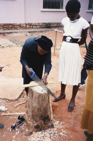 Workshop for building mobility aids for handicapped individuals.
Workshop for building mobility aids for disabled individuals; run in partnership with the Angola Secretariat of State for Social Affairs (SEAS).